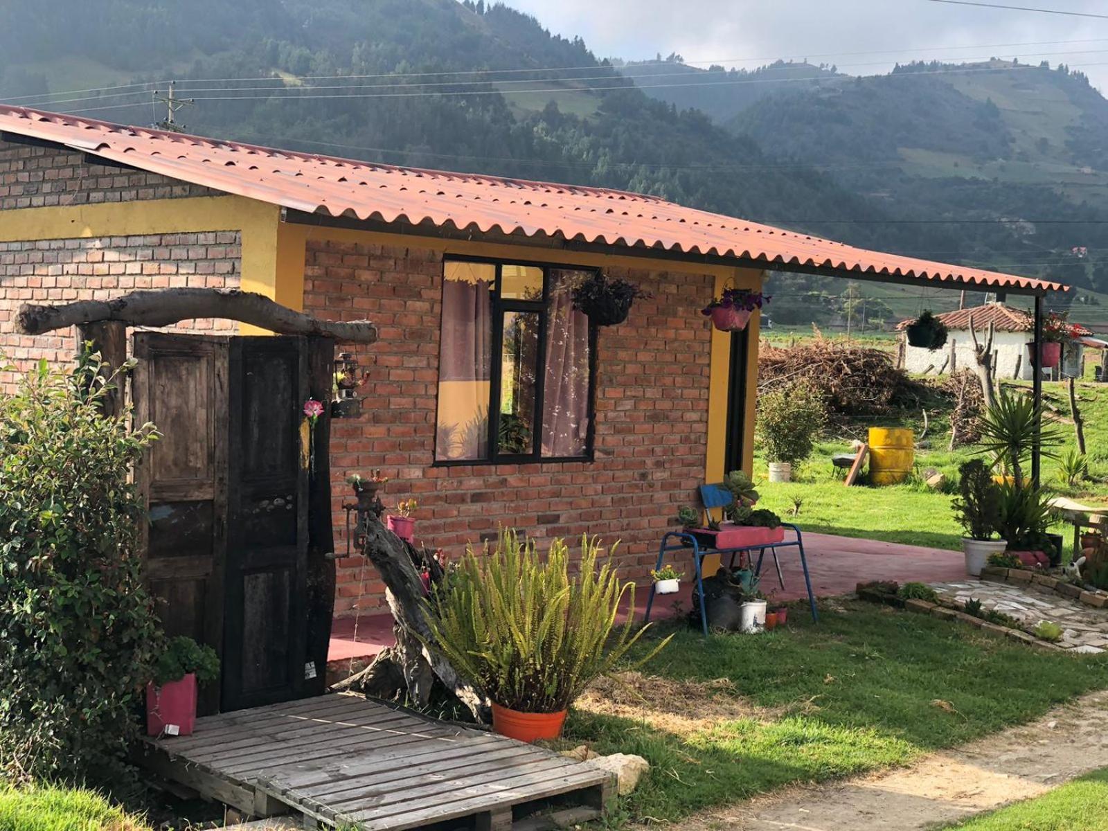 Hospedaje Maria Valentina Tota Exterior foto